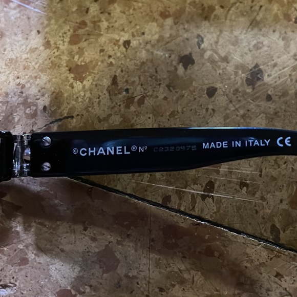 Vintage Chanel sunglasses - Picture 3 of 7